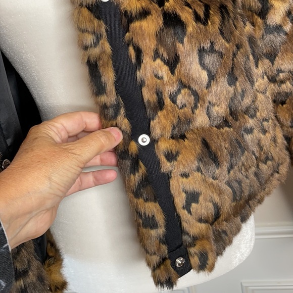 Abercrombie &Fitch leopard faux fur mini puffer.  NWT - Picture 6 of 11